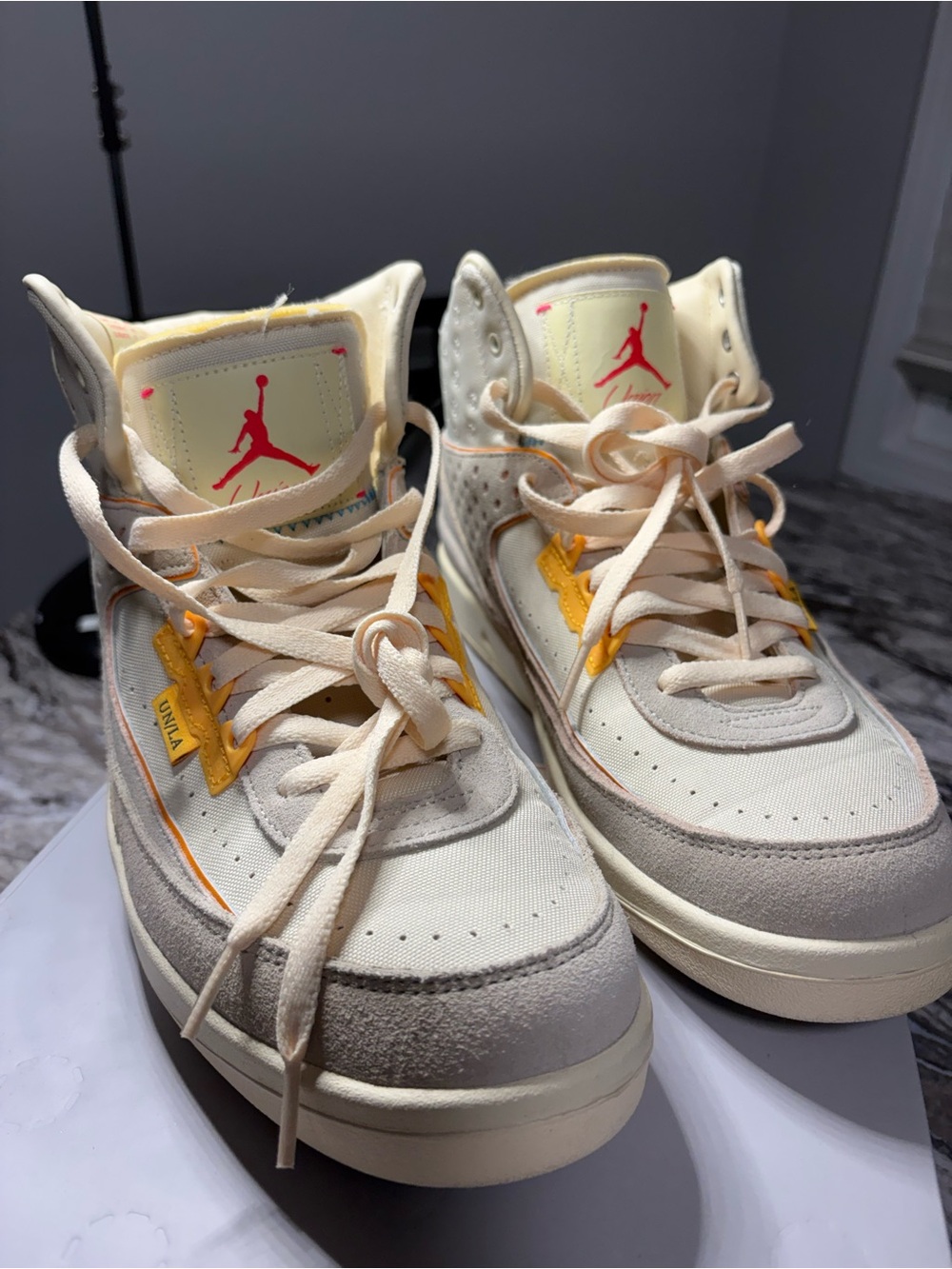 AIR JORDAN 2 SP Retro Ratan Mid-Top Sneakers. Men’s size 10